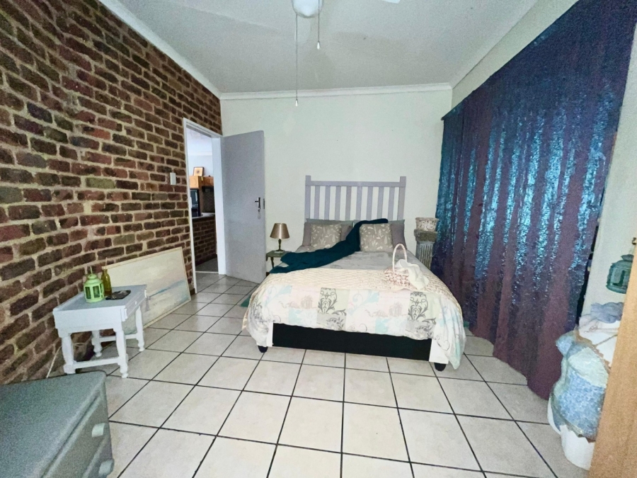 3 Bedroom Property for Sale in Safari Gardens North West